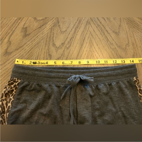 Splendid Leopard Print Lounge Set - Brown and Gray - Picture 7 of 8